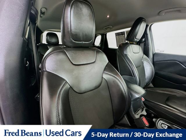 Used 2019 Jeep Cherokee Latitude Plus w/ Comfort/Convenience Group AWD/4WD image 29