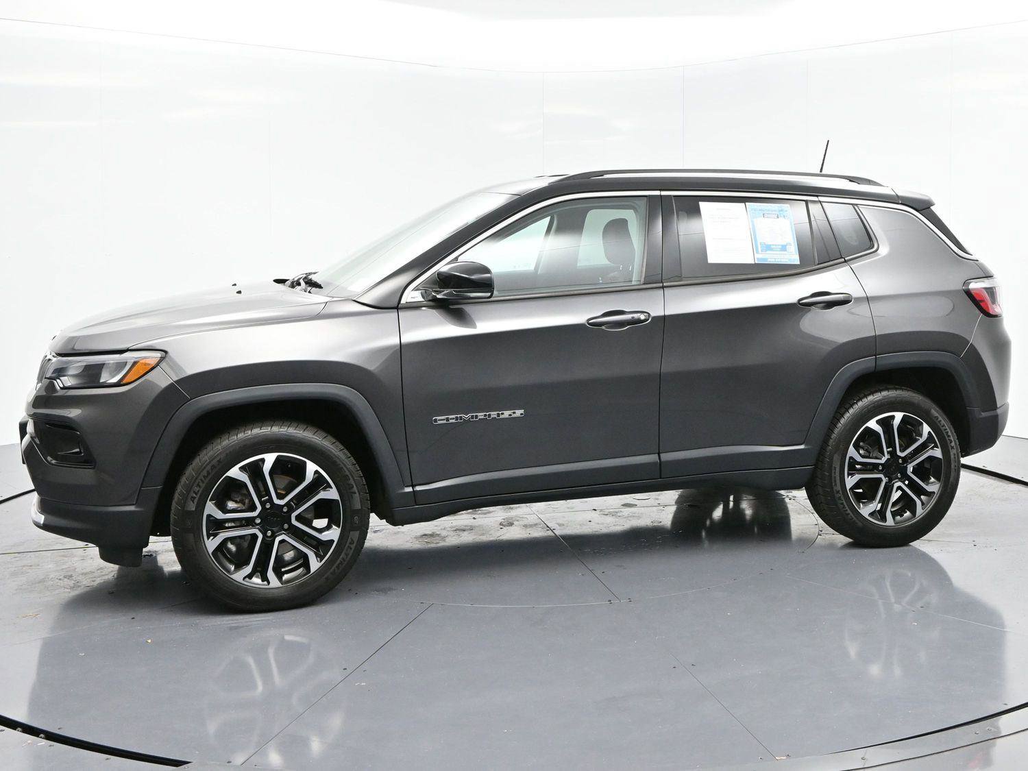 Used 2022 Jeep Compass Limited image 4