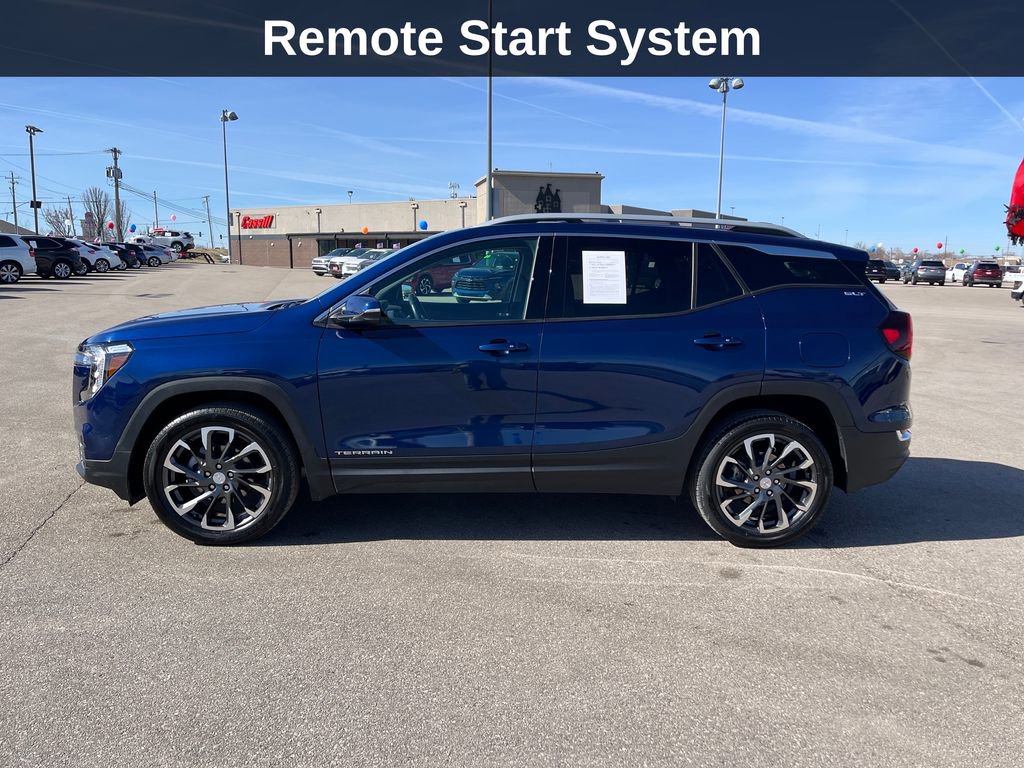 Used 2022 GMC Terrain SLT image 2