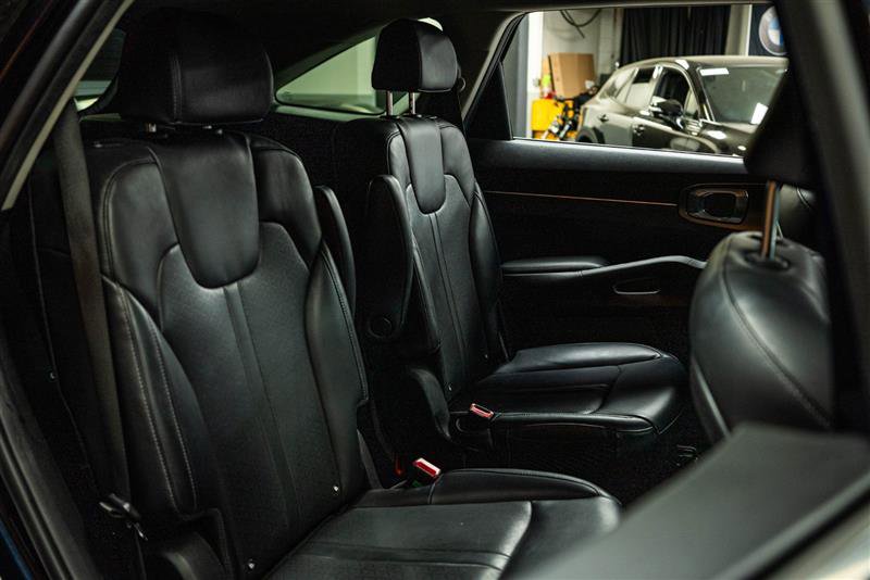 Used 2024 Kia Sorento EX image 13