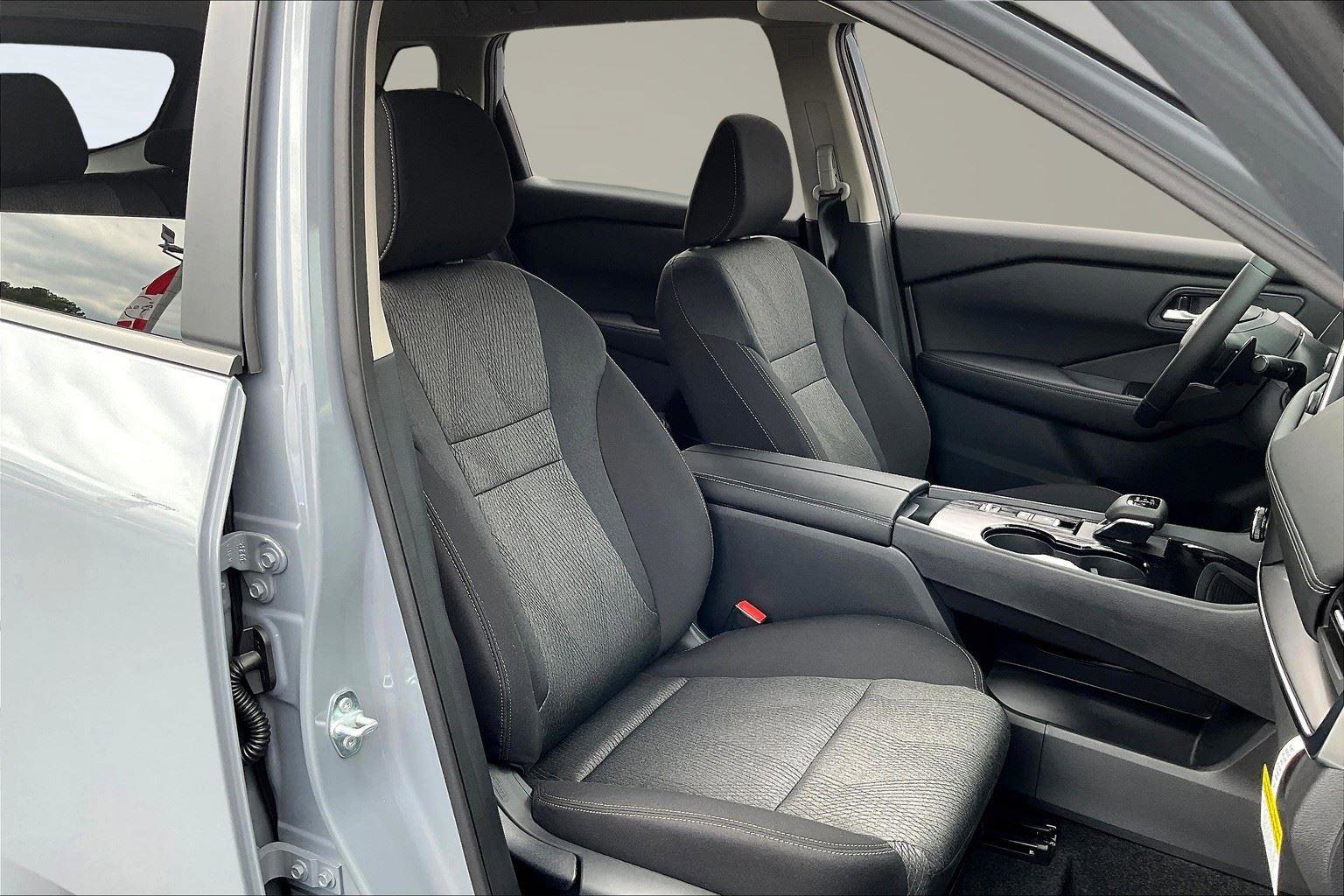 New 2026 Nissan Rogue SV image 8