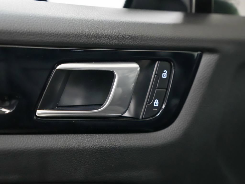 Used 2022 Porsche Cayenne AWD/4WD image 21