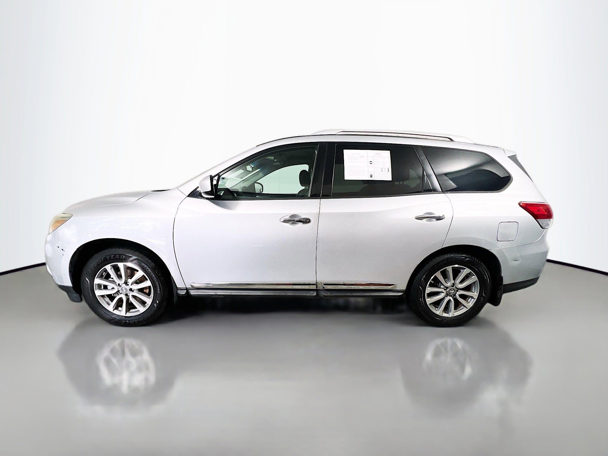 Used 2013 Nissan Pathfinder SL w/ SL Premium Pkg image 9