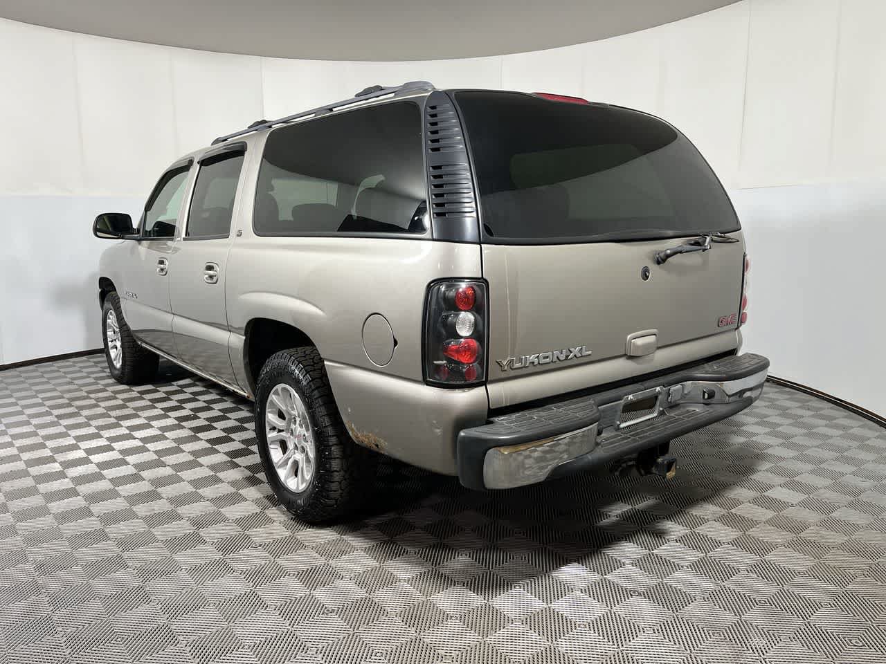 Used 2001 GMC Yukon XL SLT AWD/4WD image 6