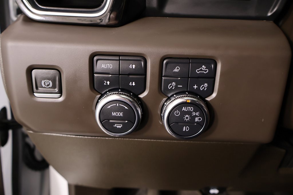 Used 2024 GMC Sierra 3500 Denali image 9