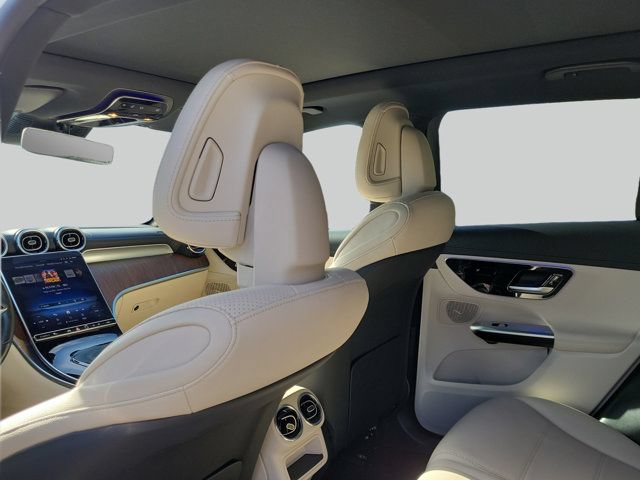 Used 2025 Mercedes-Benz GLC 300 image 10
