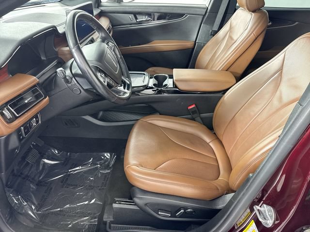 Used 2023 Lincoln Nautilus Reserve AWD/4WD image 4