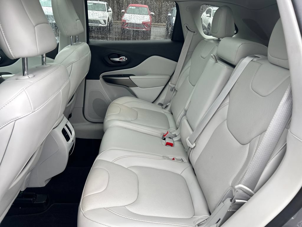 Used 2021 Jeep Cherokee Limited AWD/4WD image 13