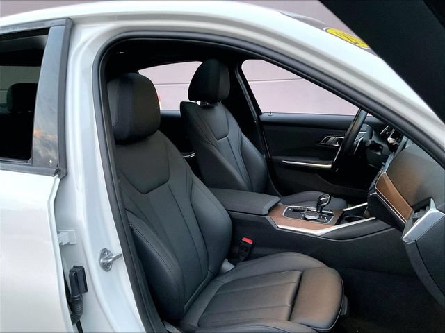 Used 2021 BMW 330i xDrive Sedan w/ Convenience Package AWD/4WD image 17