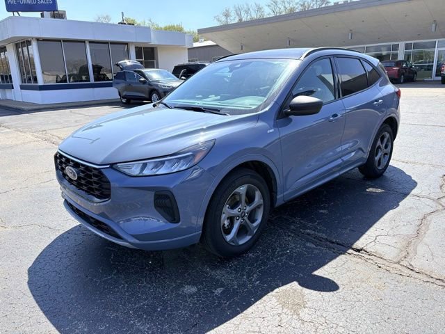 Used 2024 Ford Escape ST-Line w/ Tech Pack #1 AWD/4WD image 9