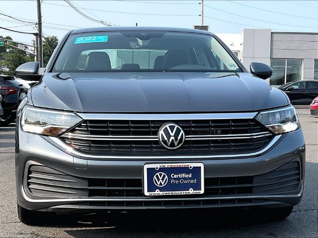 Certified 2022 Volkswagen Jetta SE FWD image 8