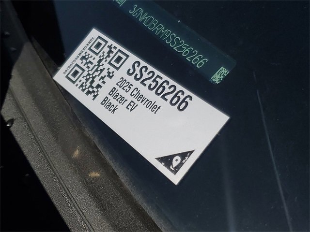 New 2025 Chevrolet Blazer EV LT image 30