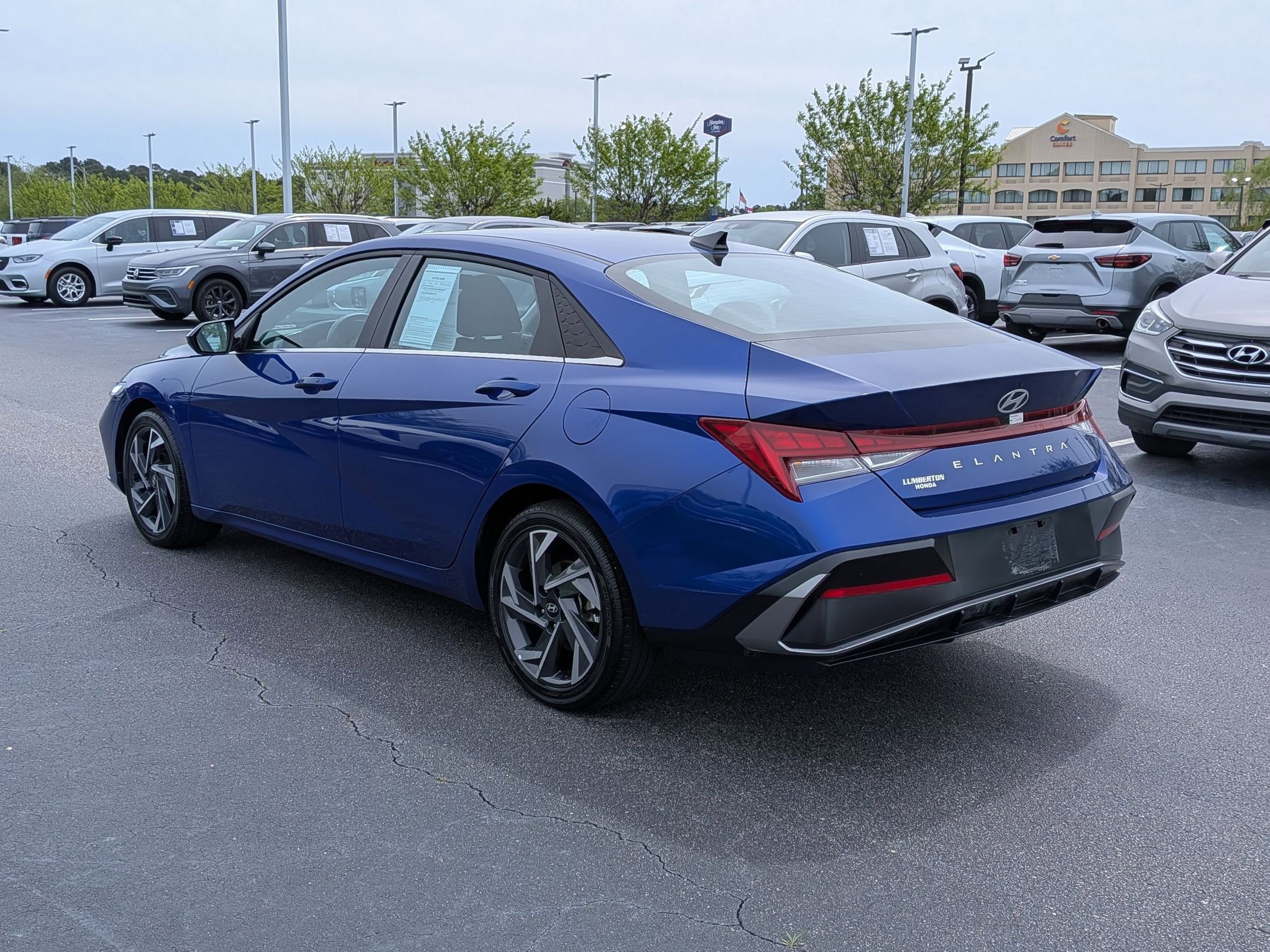 Used 2025 Hyundai Elantra SEL FWD image 5