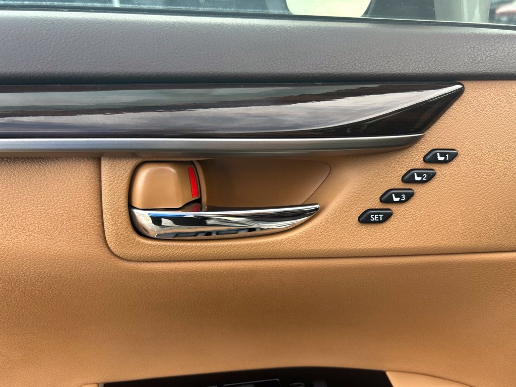 Used 2018 Lexus ES 350 w/ Premier Package FWD image 35