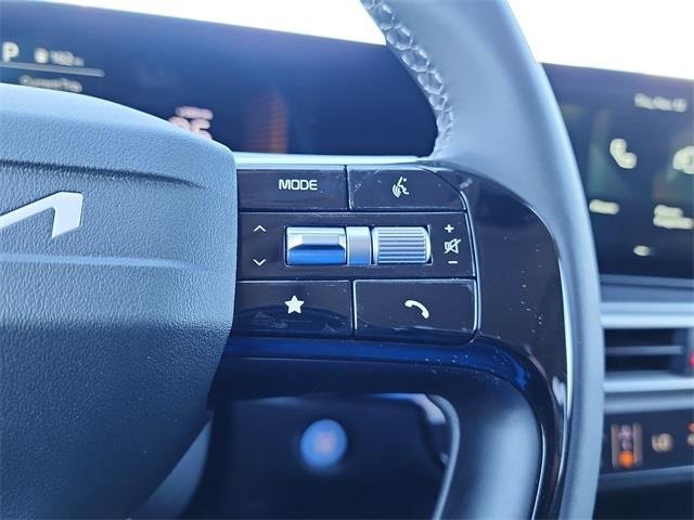 New 2026 Kia Sorento S w/ S Panoramic Sunroof Package image 25