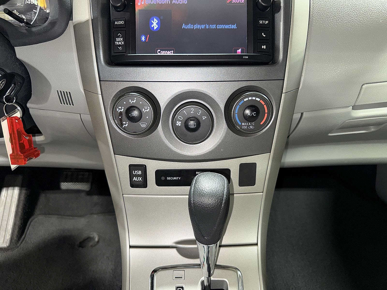 Used 2013 Toyota Corolla LE FWD image 21
