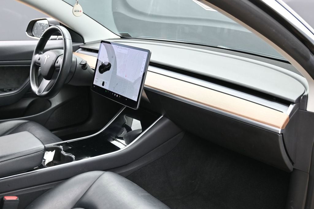 Used 2019 Tesla Model 3 Standard Range Plus image 38