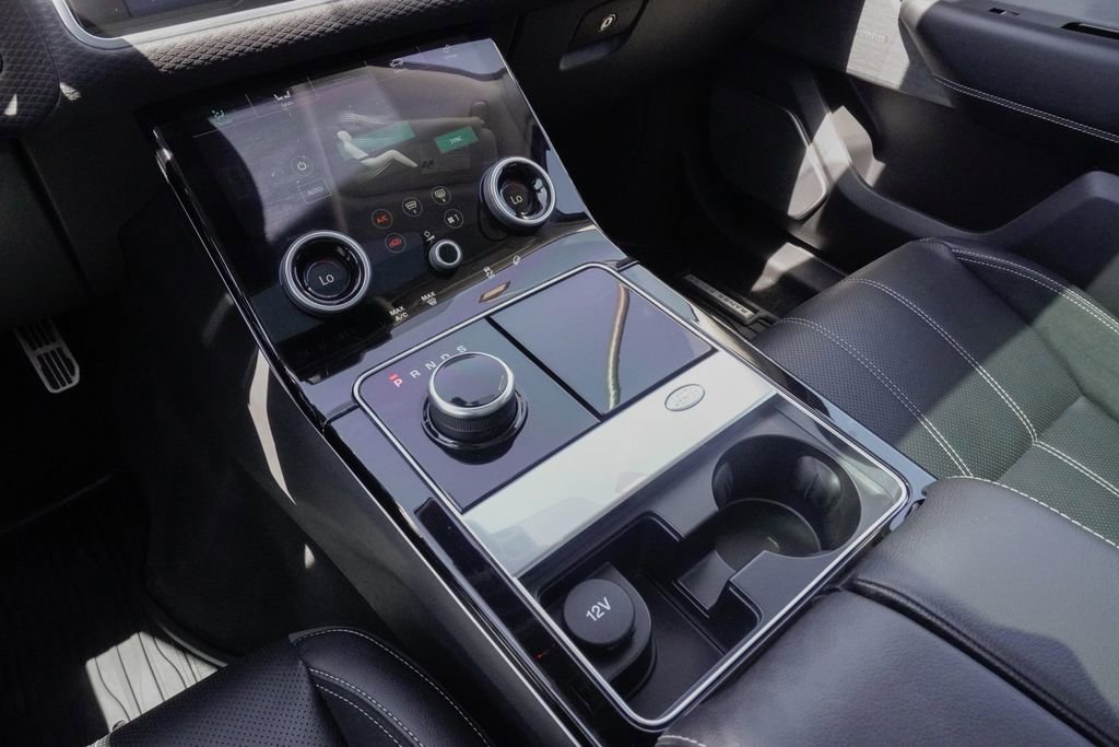 Used 2018 Land Rover Range Rover Velar R-Dynamic SE AWD/4WD image 14