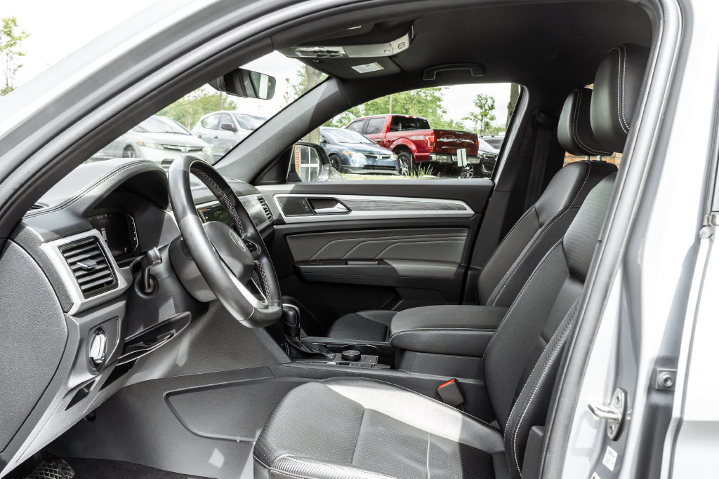 Used 2022 Volkswagen Atlas Cross Sport SE AWD/4WD image 25