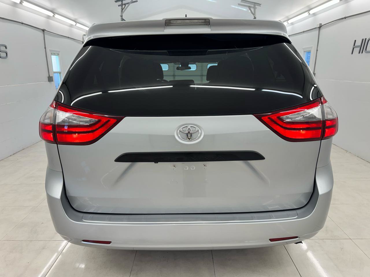 Used 2020 Toyota Sienna L FWD image 5