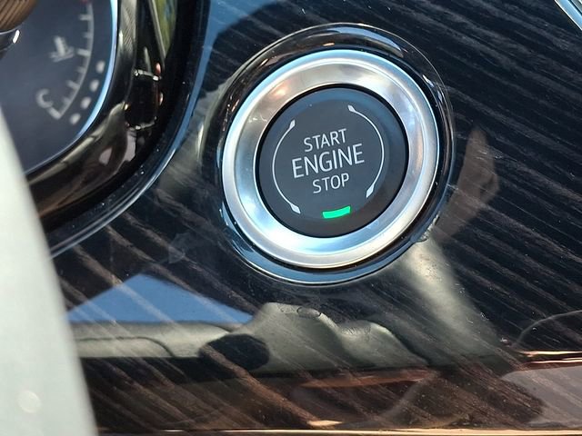 Used 2025 Cadillac XT6 Premium Luxury image 28