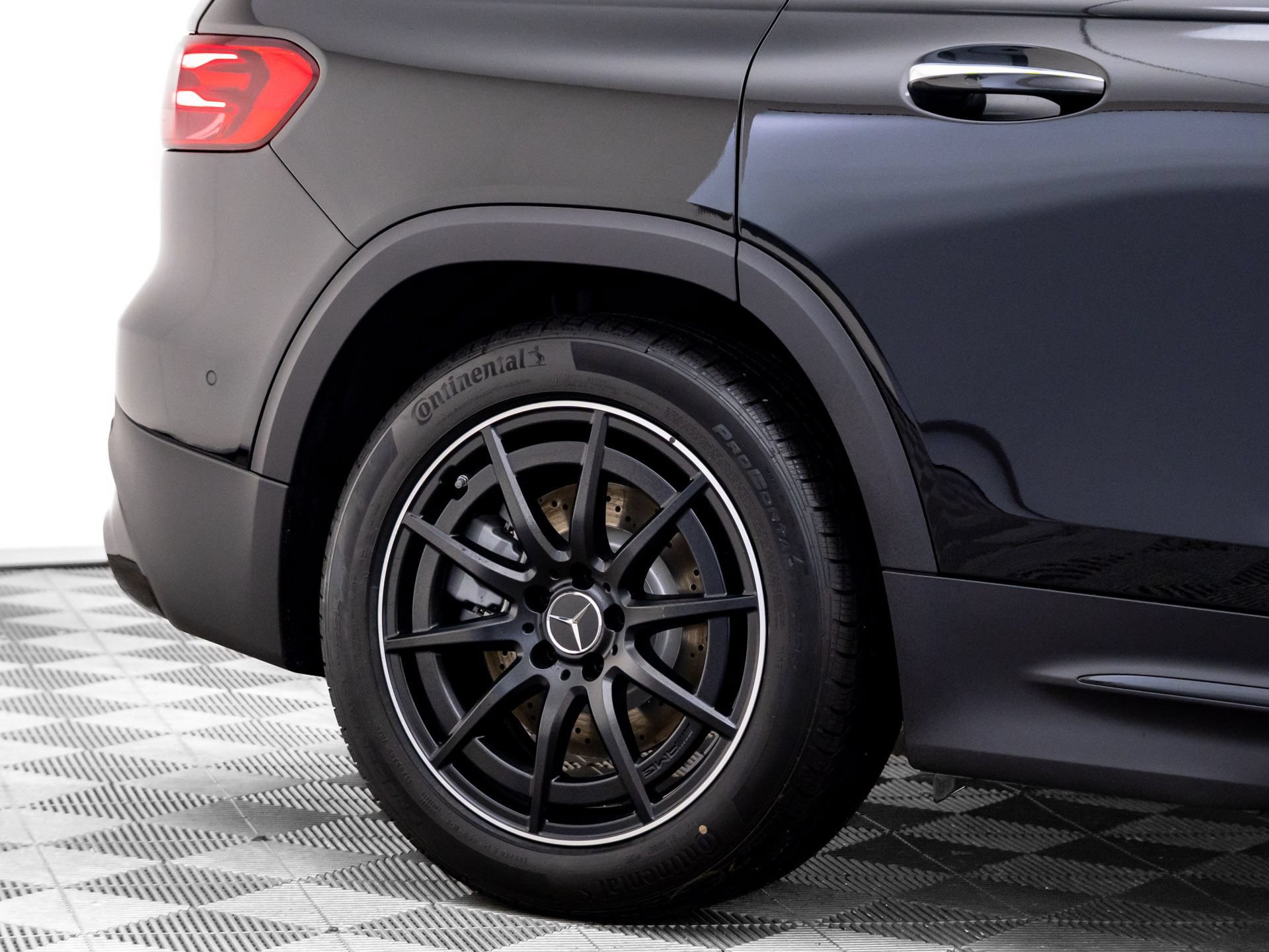 New 2026 Mercedes-Benz GLB 35 AMG 4MATIC image 38