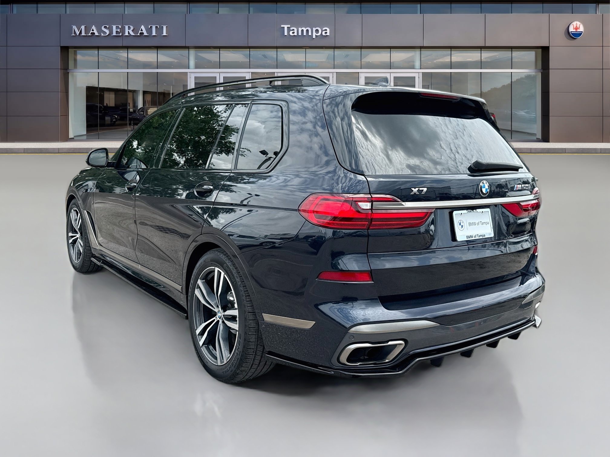 Used 2022 BMW X7 M50i w/ Executive Package AWD/4WD image 5