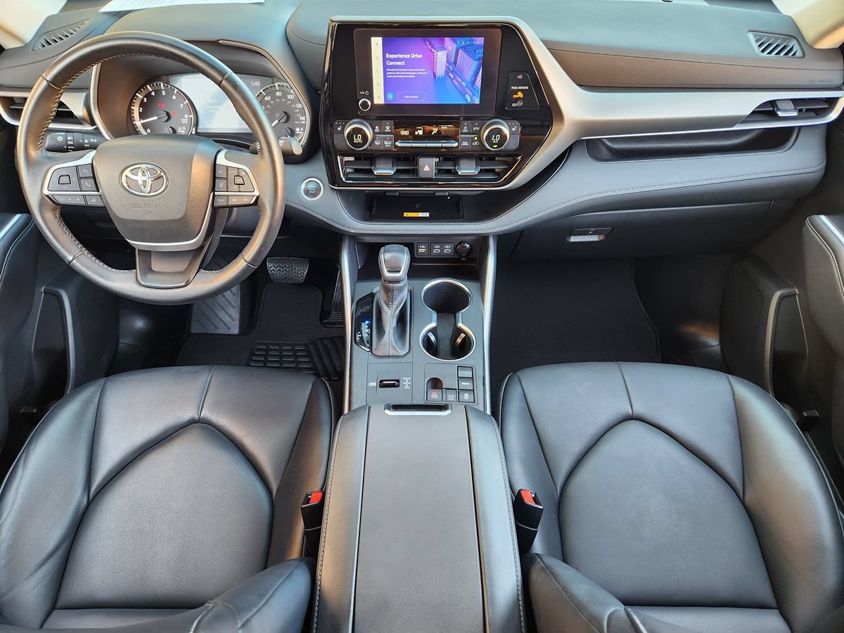 Used 2024 Toyota Highlander XLE FWD image 47