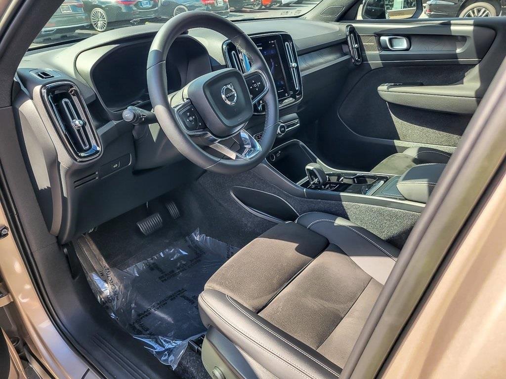 Used 2023 Volvo XC40 Recharge Ultimate w/ Protection Package Premier image 7