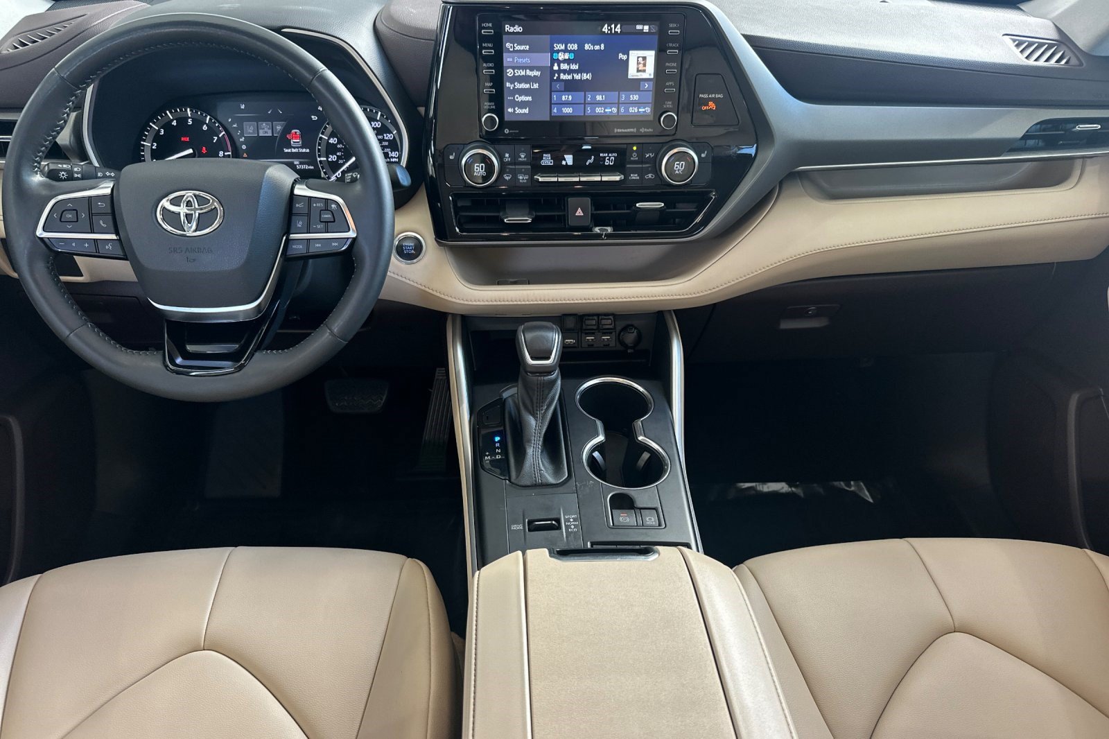 Used 2021 Toyota Highlander XLE FWD image 17