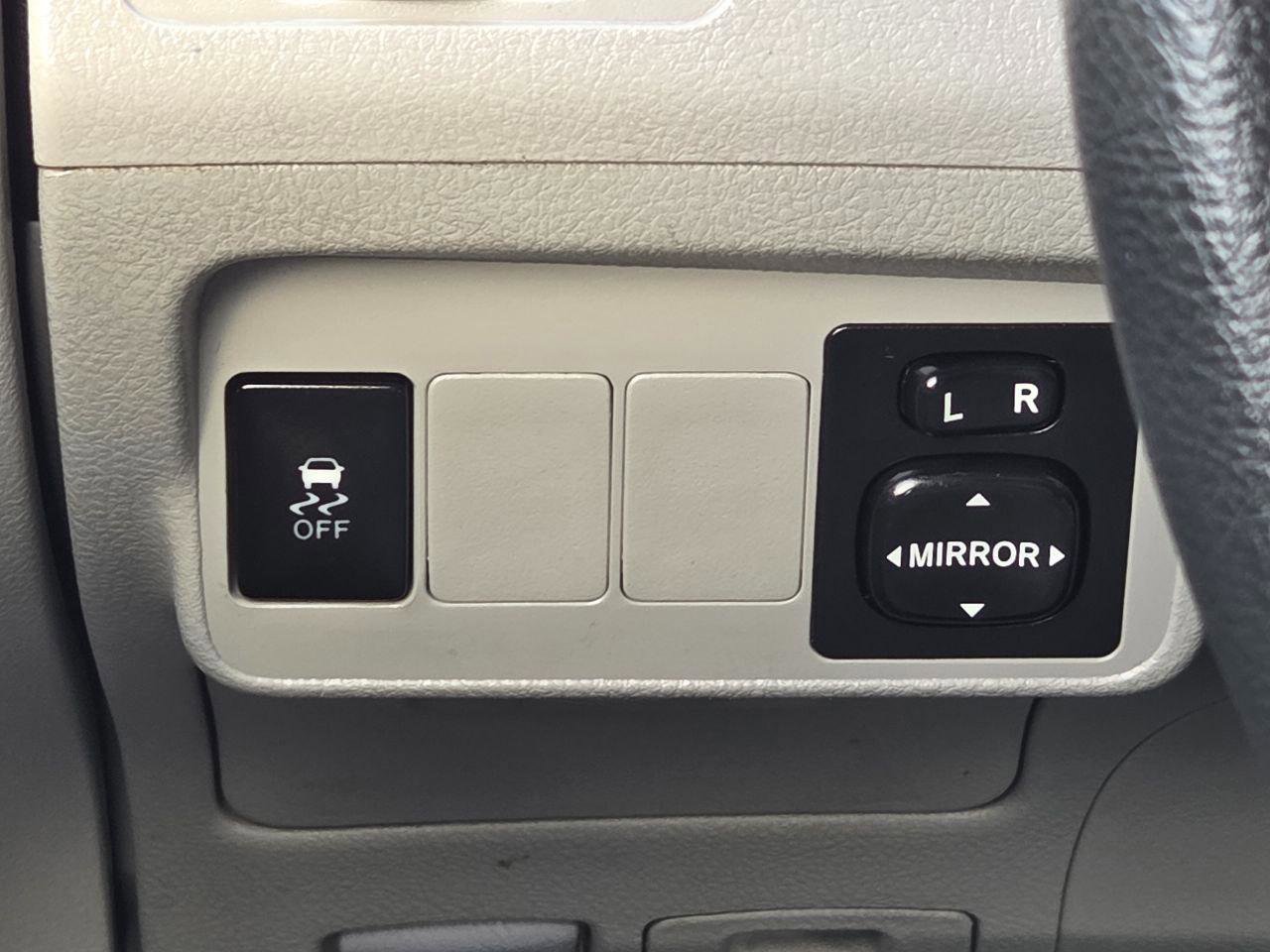 Used 2013 Toyota Corolla LE image 27