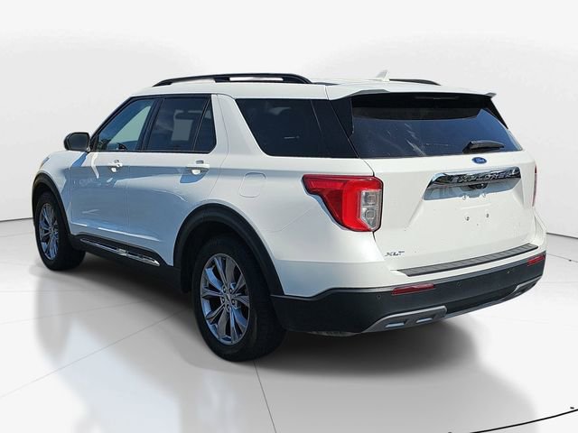 Used 2023 Ford Explorer XLT w/ Equipment Group 202A image 5