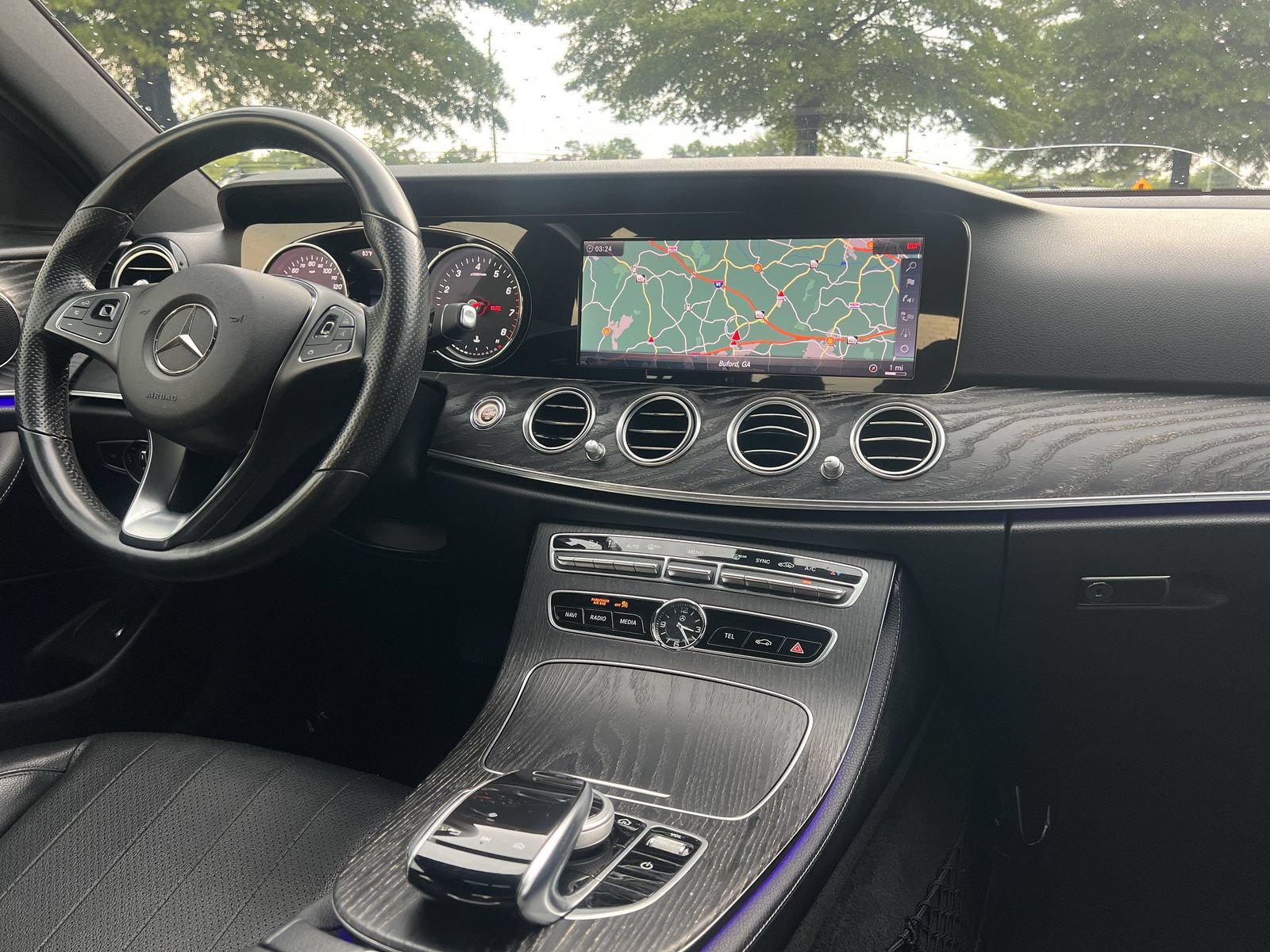 Used 2018 Mercedes-Benz E 300 image 2