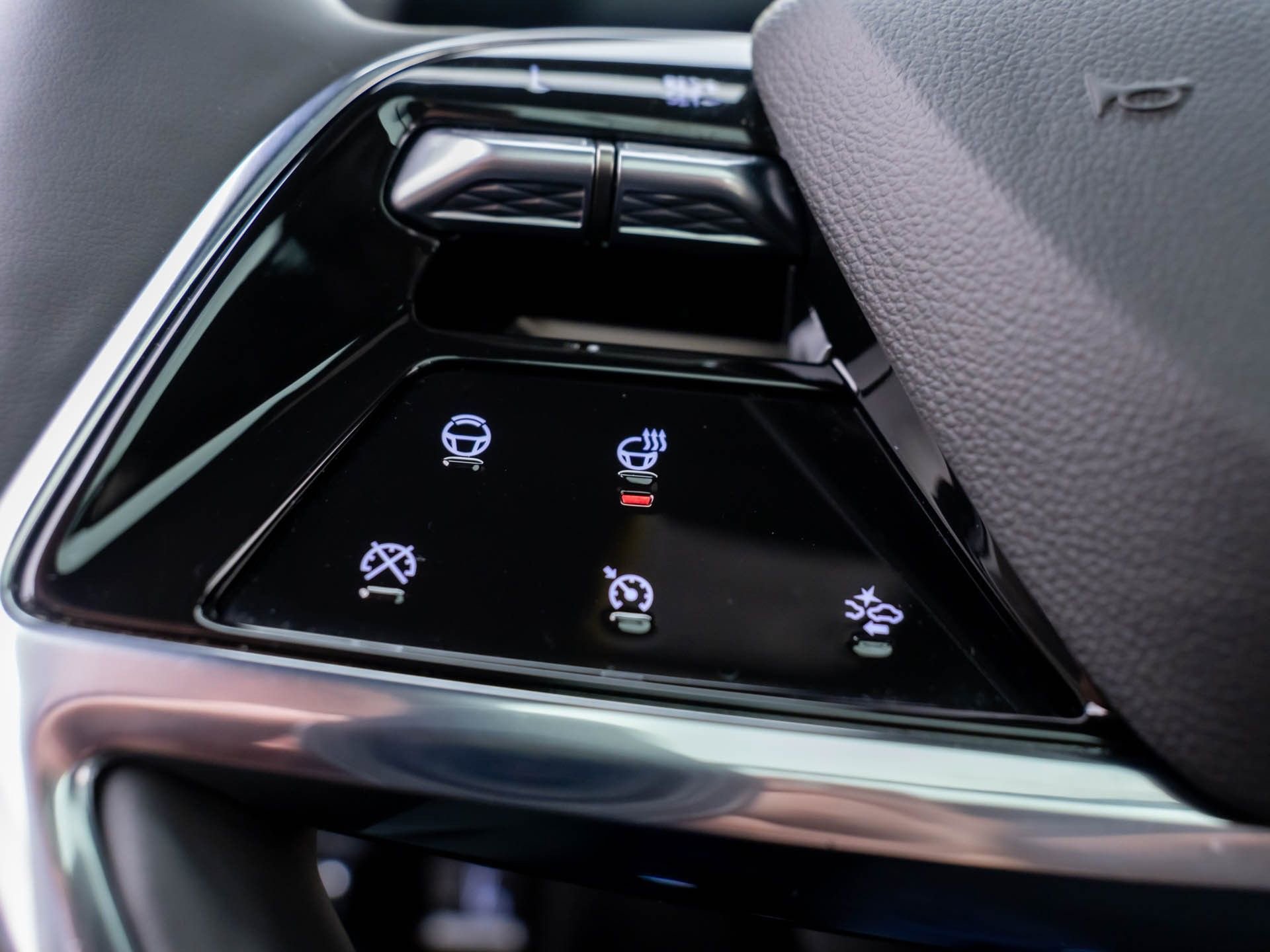 Certified 2025 Cadillac Escalade ESV Sport w/ LPO, ONYX Package image 38