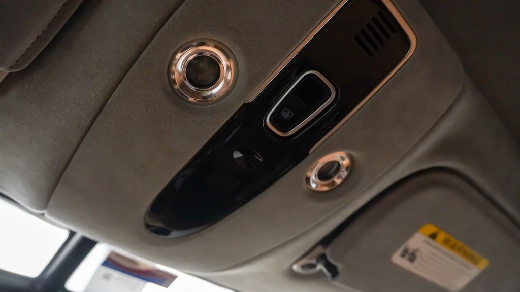 Used 2021 Aston Martin DBX image 27