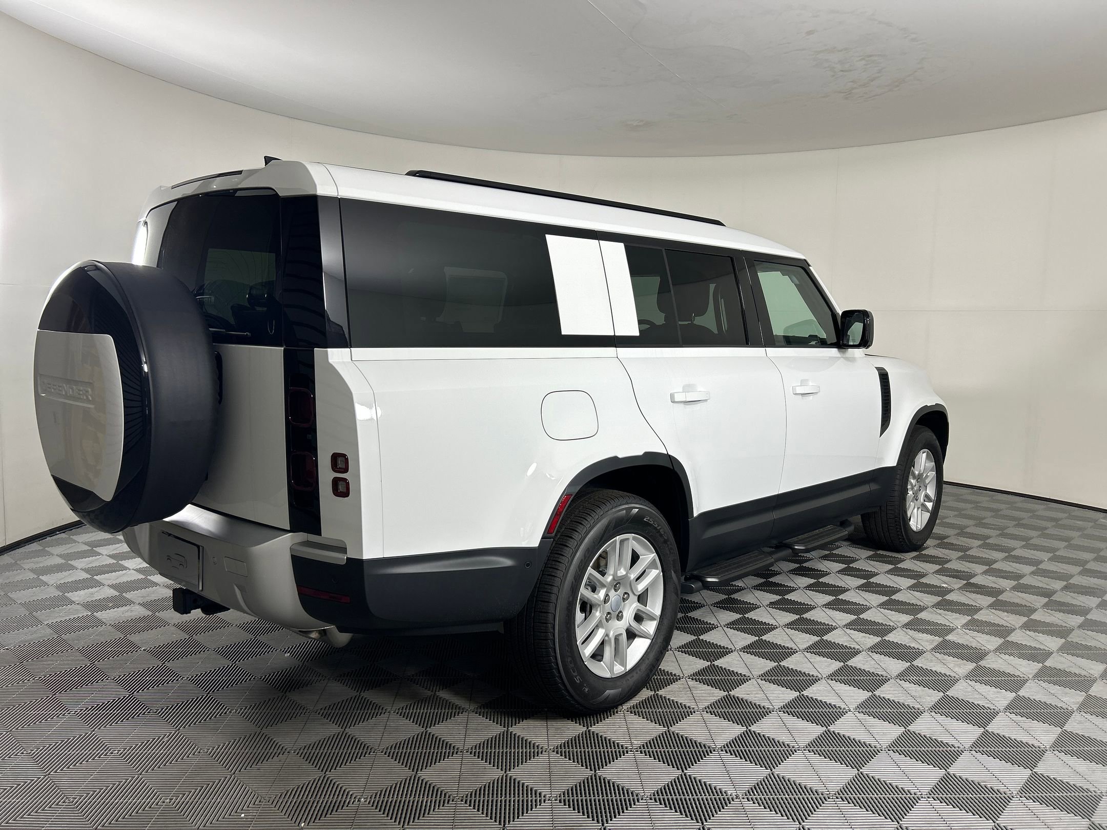 New 2025 Land Rover Defender 130 S image 8