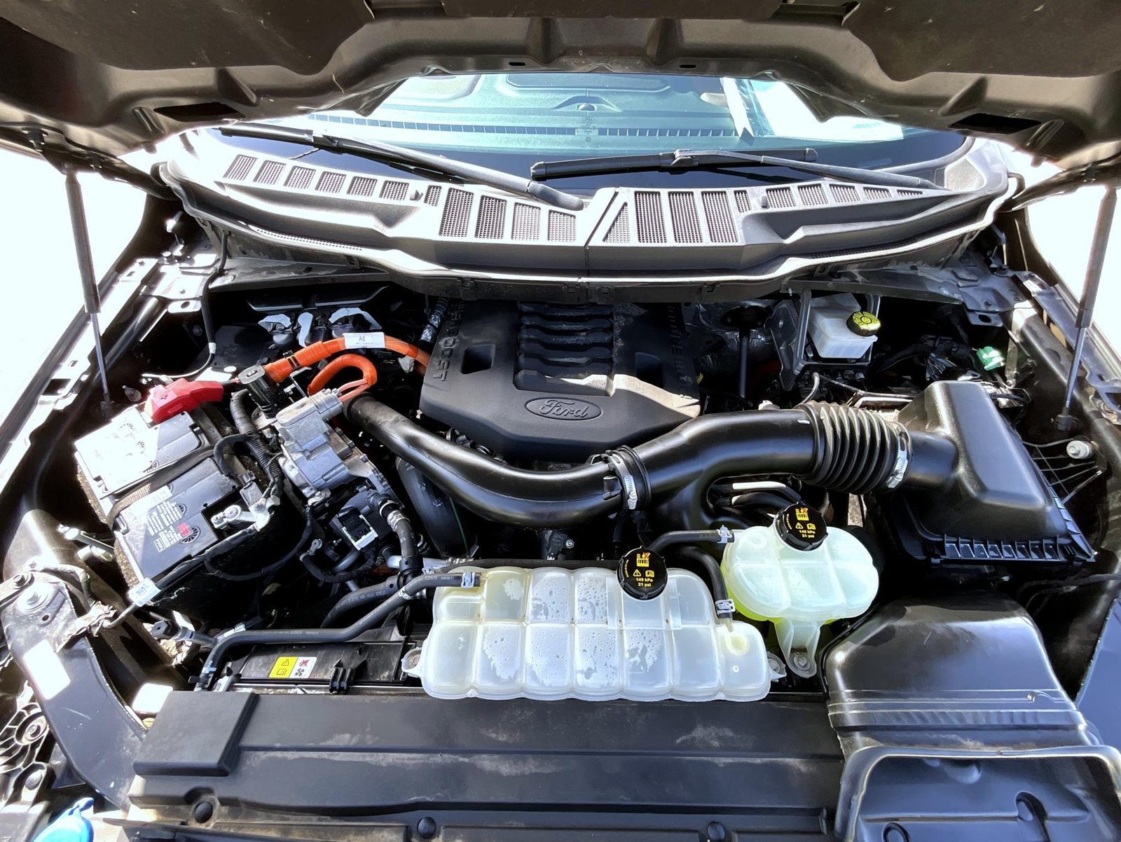 Used 2022 Ford F150 Lariat w/ Equipment Group 502A High AWD/4WD image 27