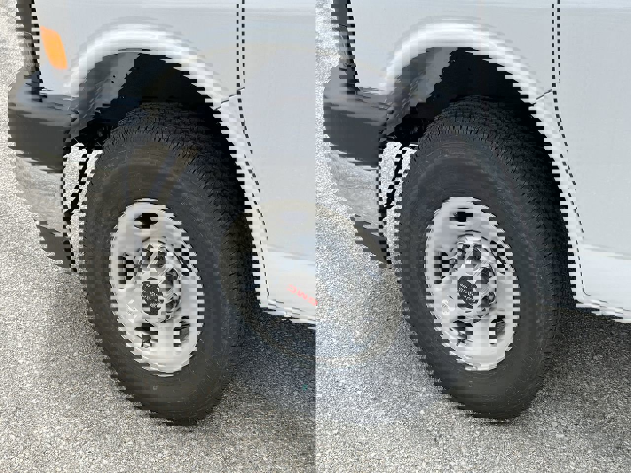 New 2025 GMC Savana 3500 w/ Power Convenience Package image 22