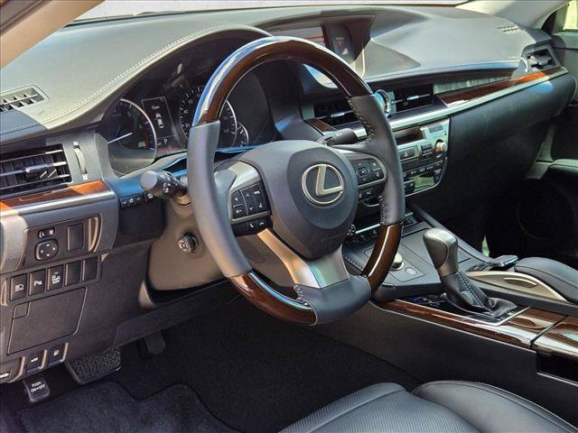 Used 2018 Lexus ES 350 w/ Ultra Luxury Package FWD image 9