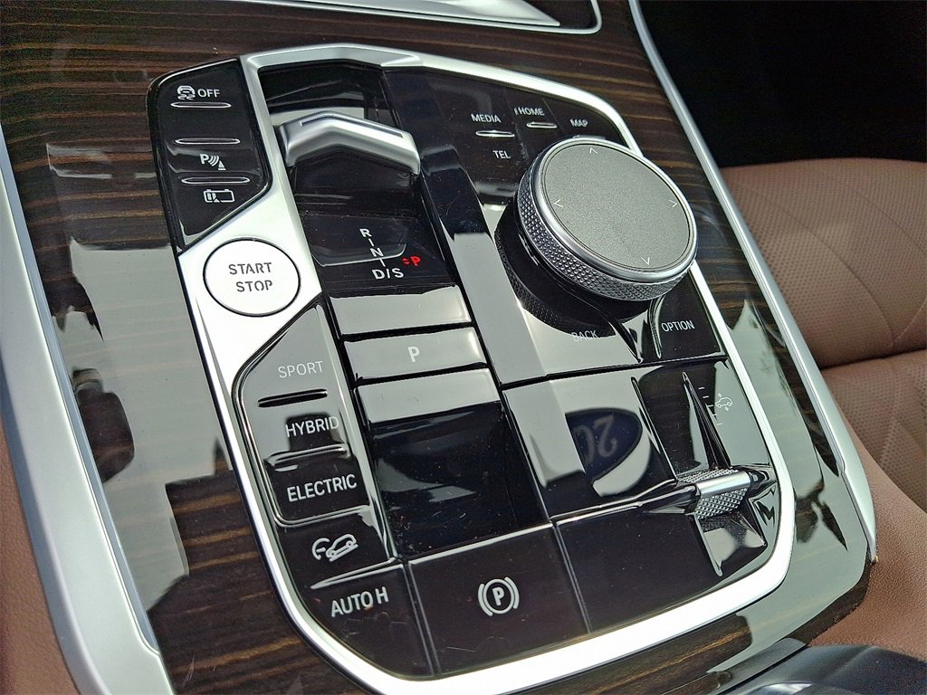 Certified 2024 BMW X5 xDrive50e w/ Premium Package image 18