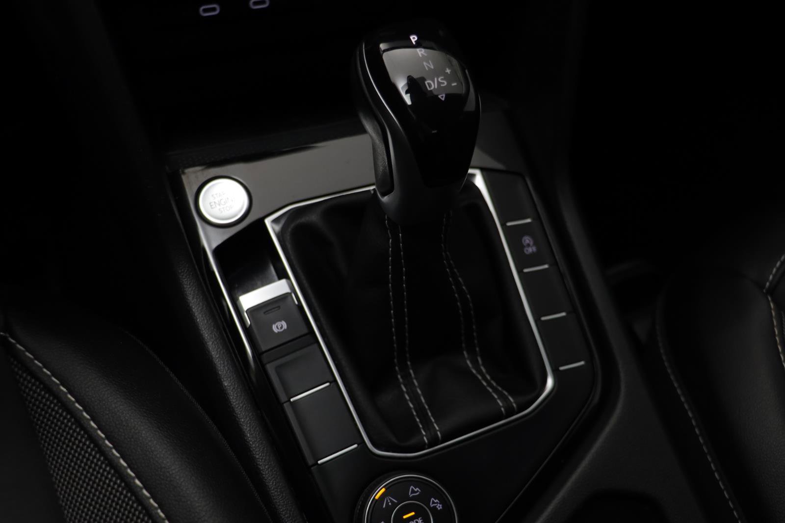 Used 2023 Volkswagen Taos SE image 11