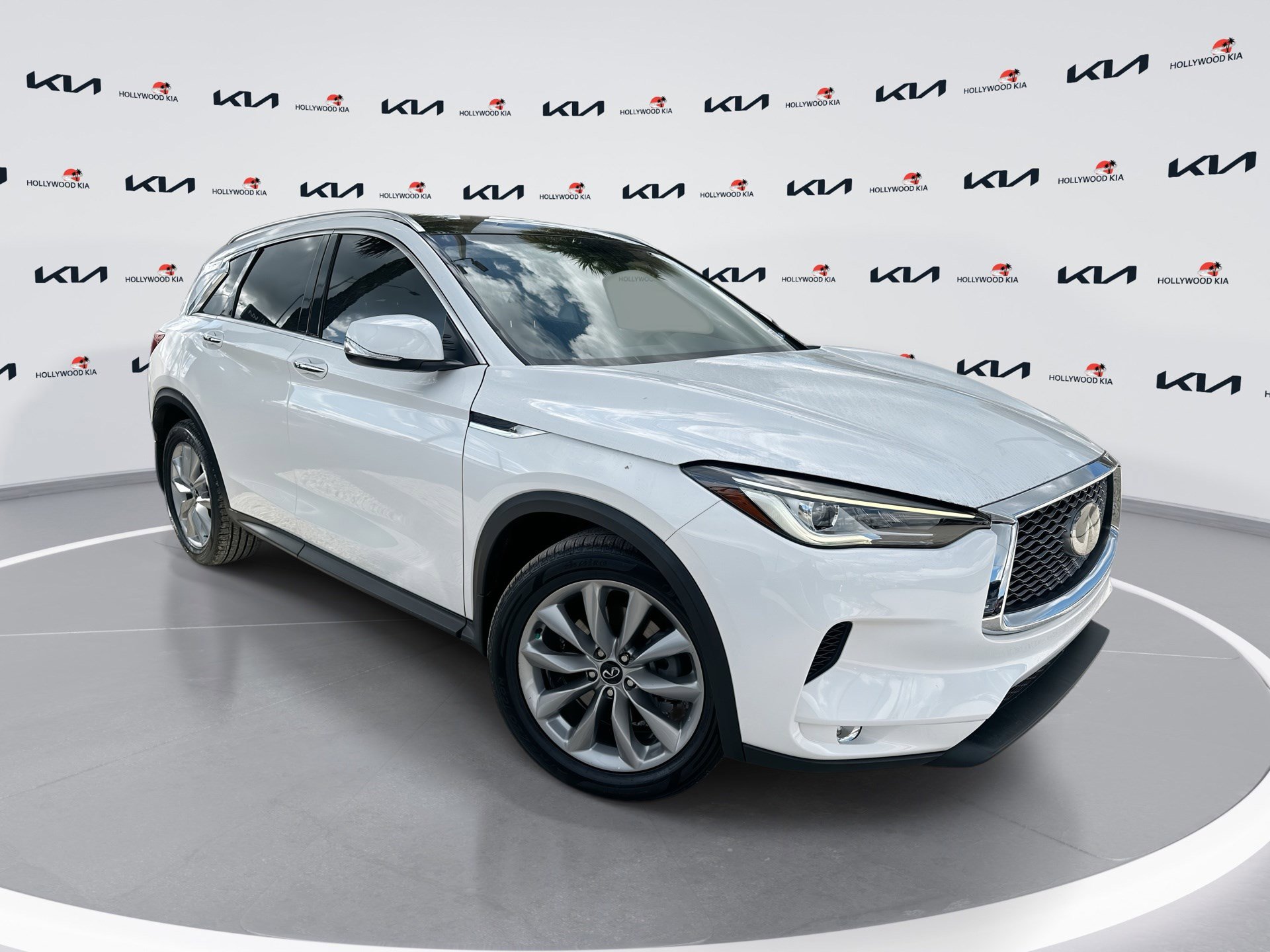 Used 2022 INFINITI QX50 Luxe image 1