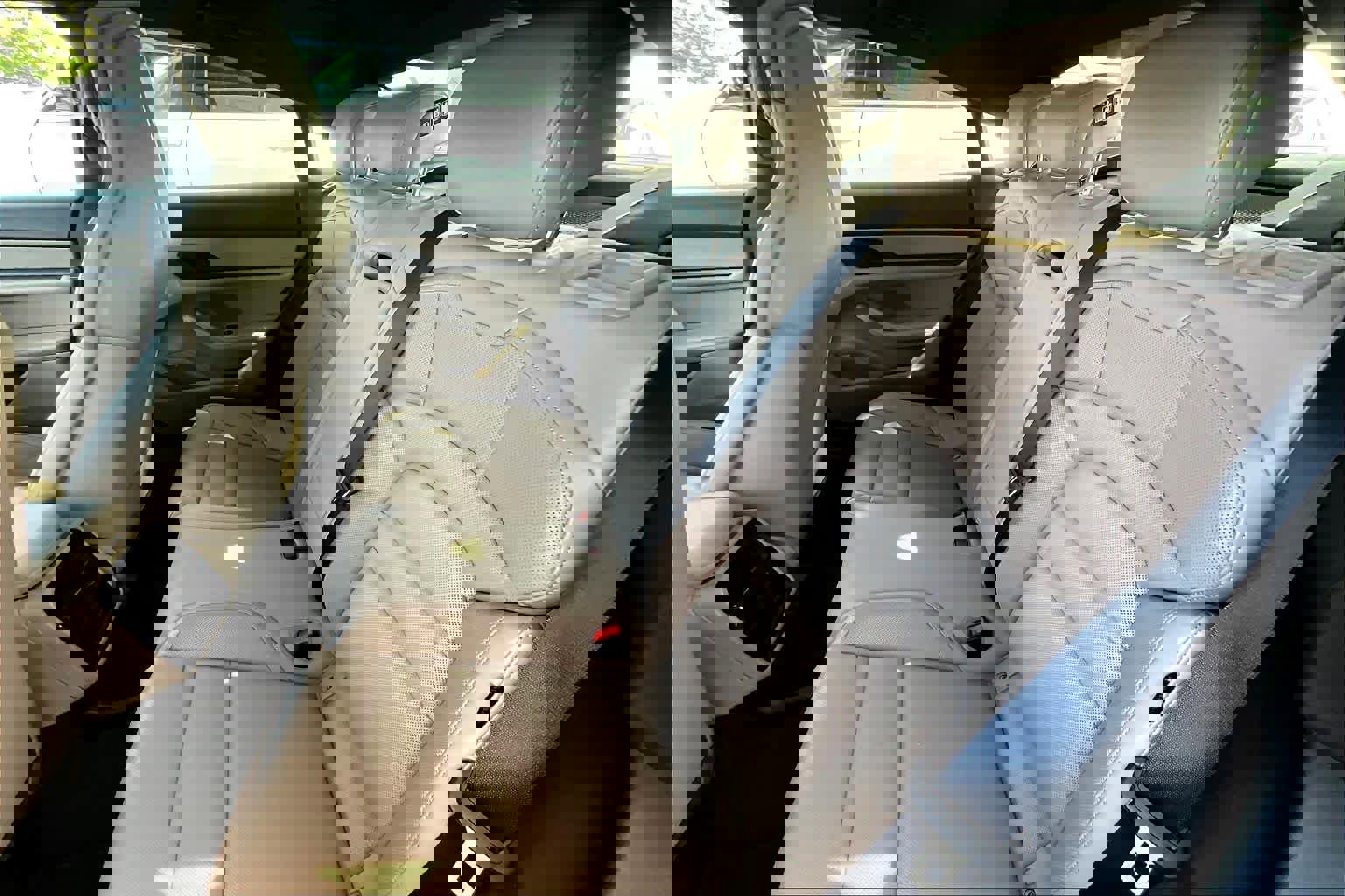 Used 2022 Porsche Taycan image 20