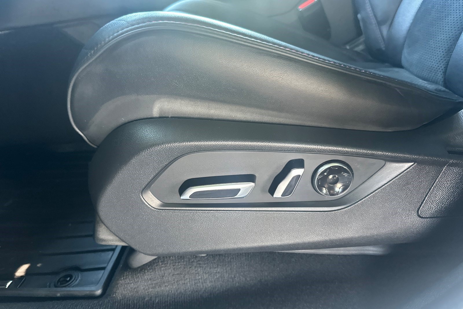 Used 2022 Acura MDX A-Spec AWD/4WD image 14
