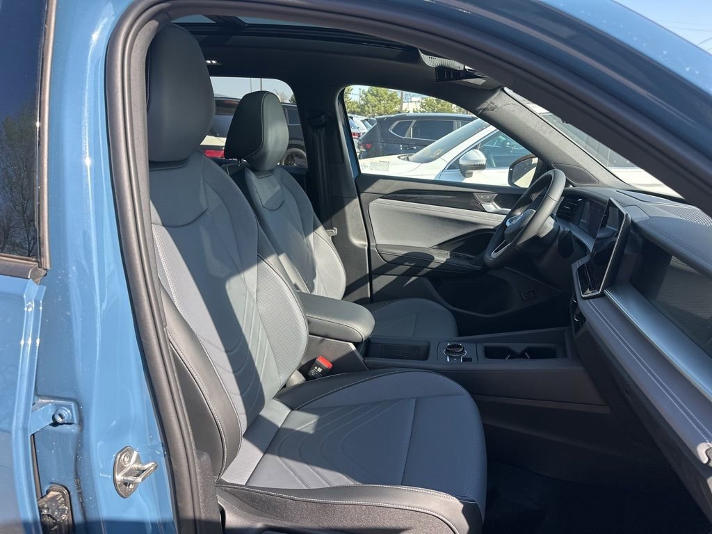 New 2026 Volkswagen Tiguan SE R-Line image 22