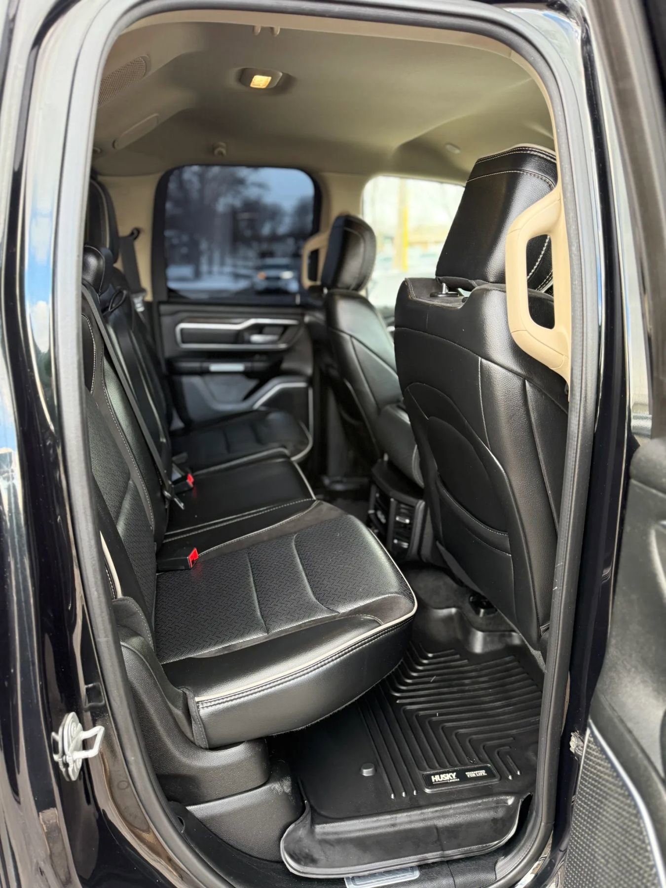 Used 2019 RAM 1500 Laramie image 7