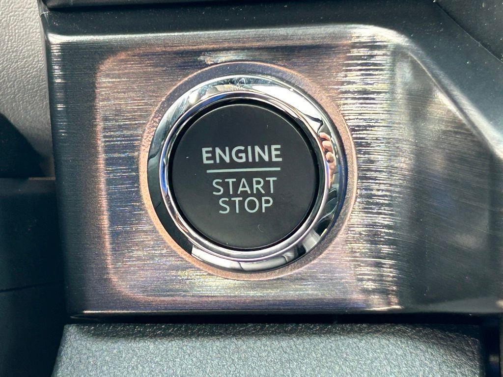 New 2026 Ford F250 Lariat w/ Black Appearance Package image 45