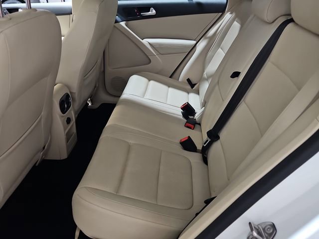 Used 2017 Volkswagen Tiguan S image 13