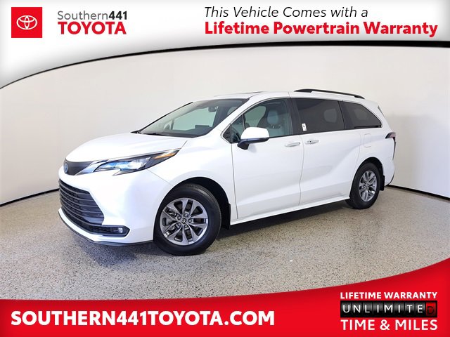 Used 2025 Toyota Sienna XLE