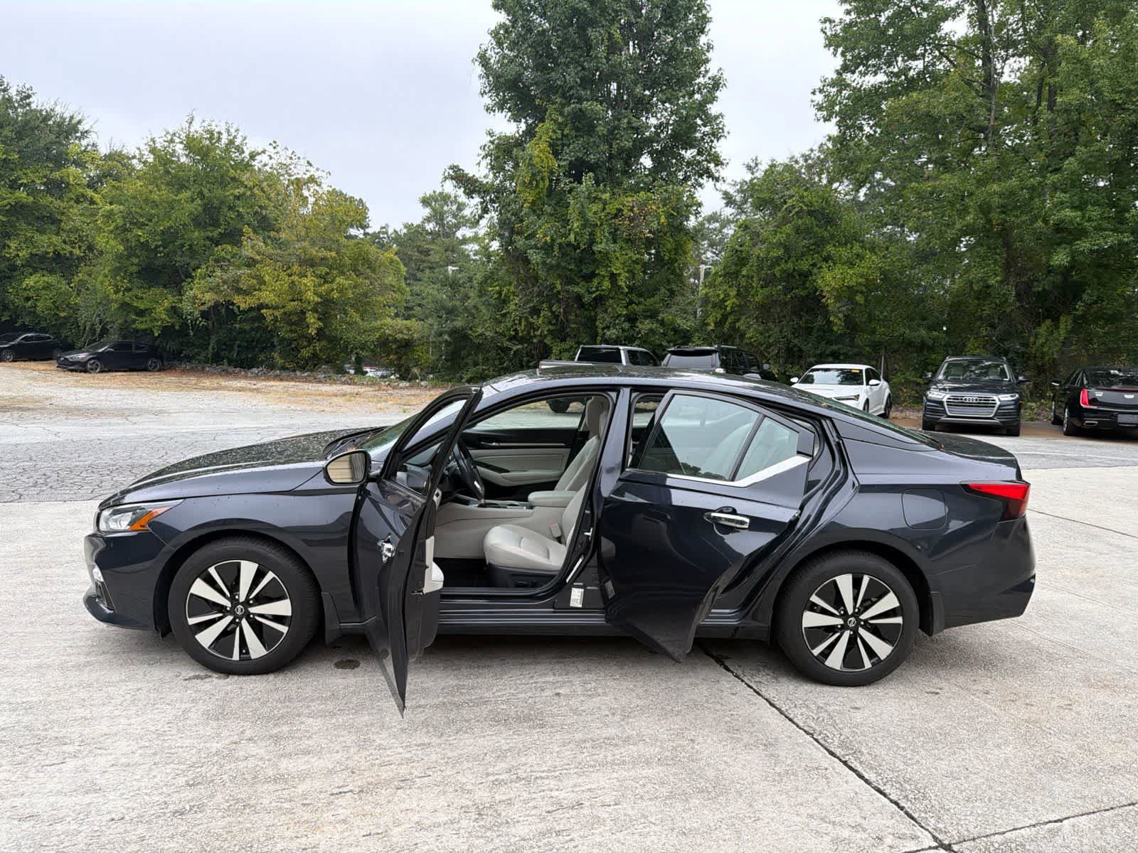 Used 2019 Nissan Altima 2.5 SV AWD/4WD image 19